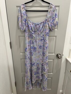 Astr Lavender Floral High-Low Puff Sleeve Midi Dress